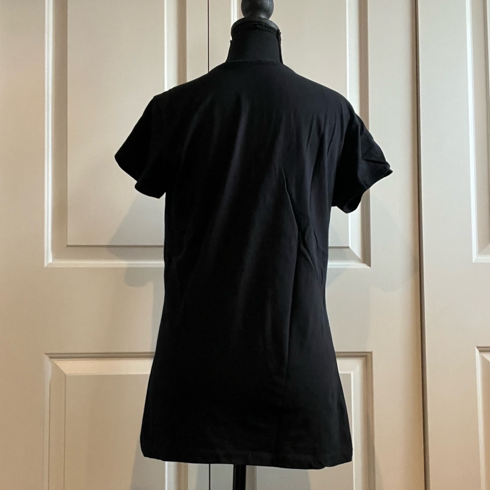 Yellowstone Dutton Ranch Black Tee - Picture 3 of 5